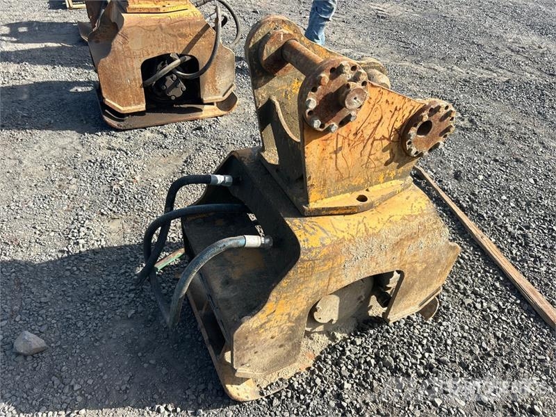  22 in Plate Compactor Attachment プレートコンパクター