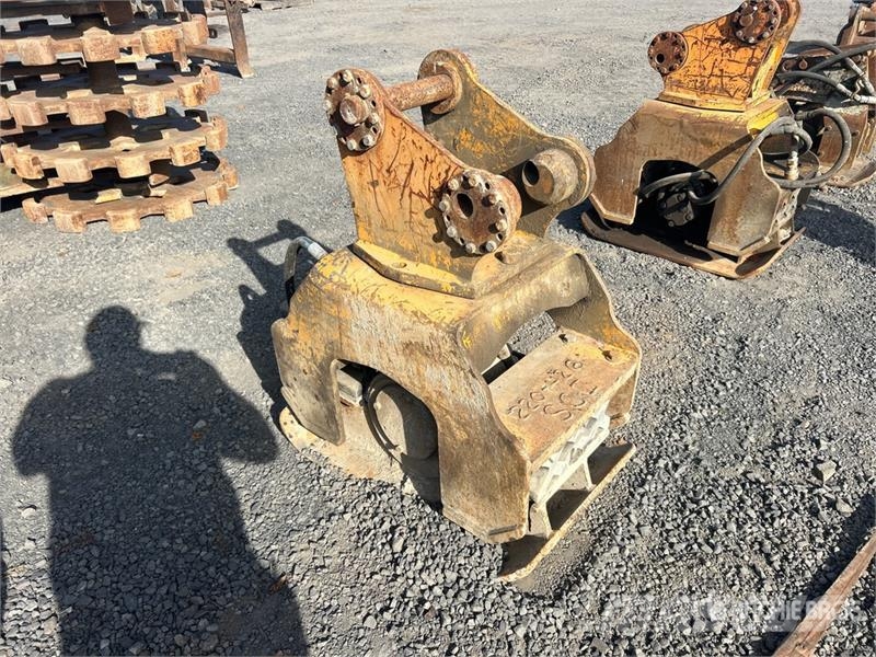  22 in Plate Compactor Attachment プレートコンパクター