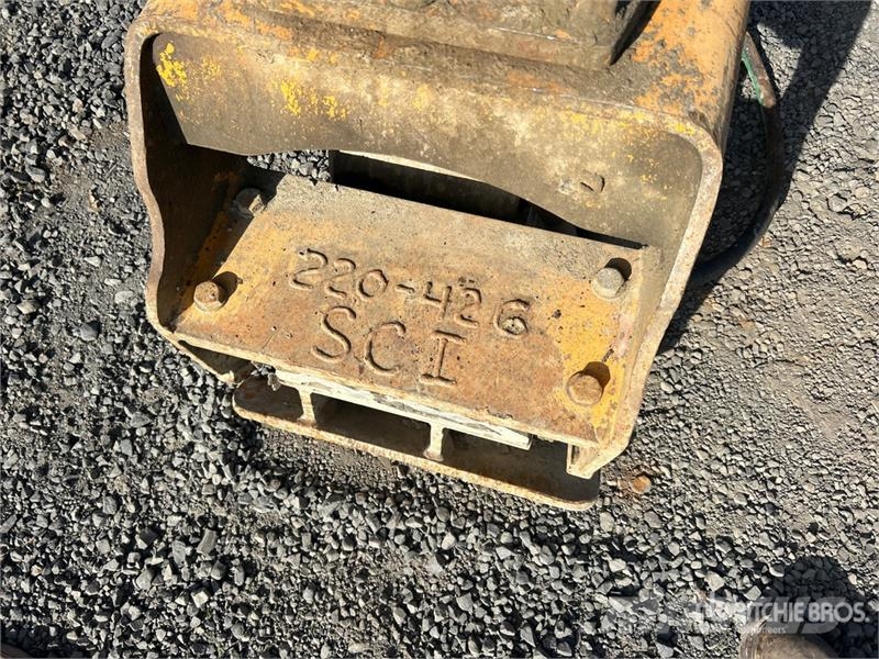  22 in Plate Compactor Attachment プレートコンパクター