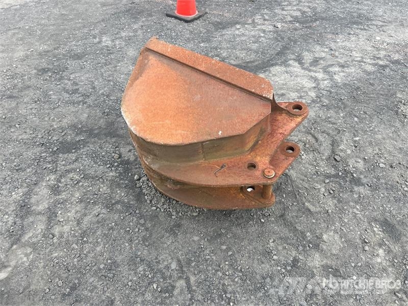  23 in Cleanup Backhoe Rear Bucket Skovle