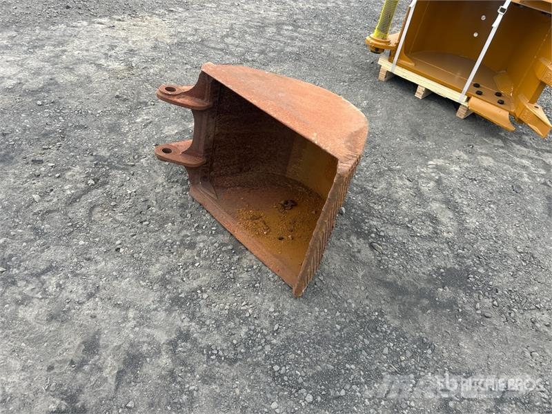  23 in Cleanup Backhoe Rear Bucket Skovle