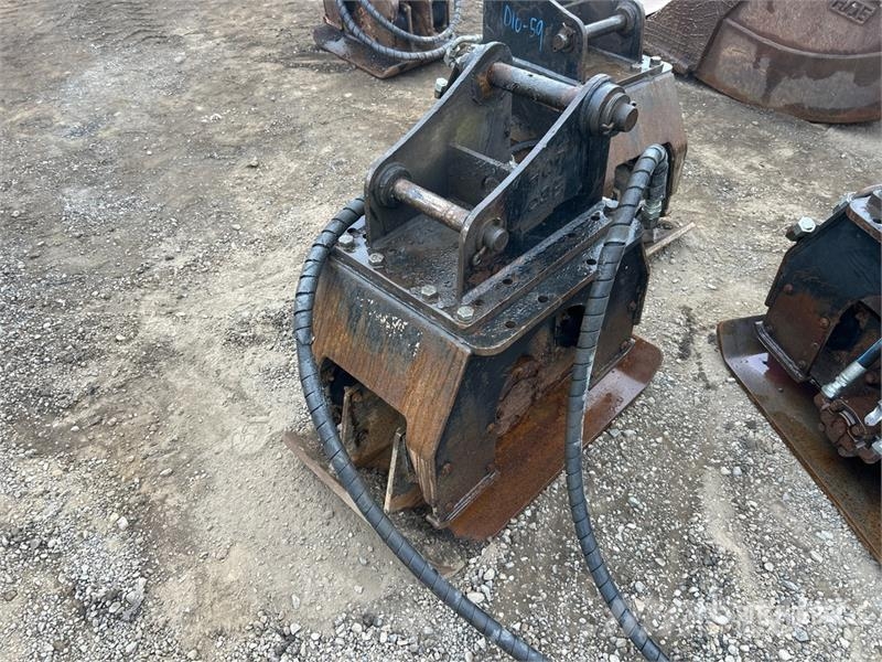23 in Plate Compactor Attachment - Fits Cat 420D Trilmachines
