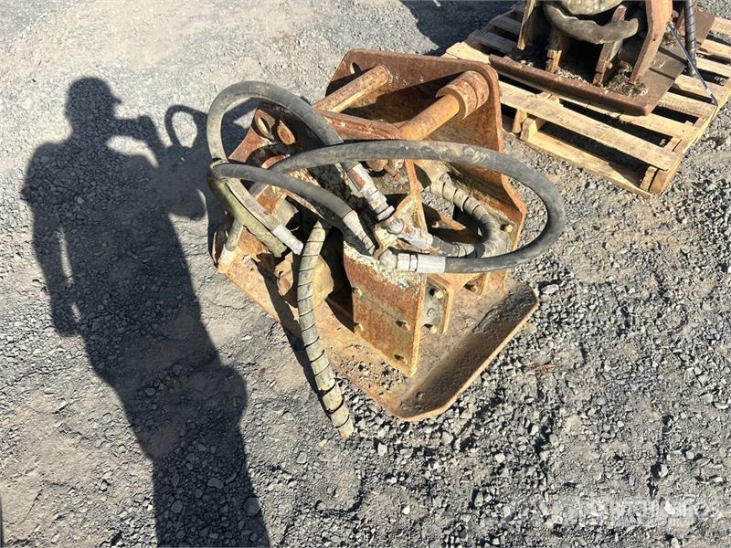  23 in Plate Compactor Attachment プレートコンパクター