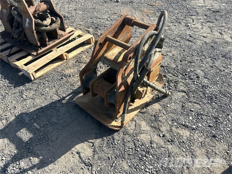  23 in Plate Compactor Attachment プレートコンパクター