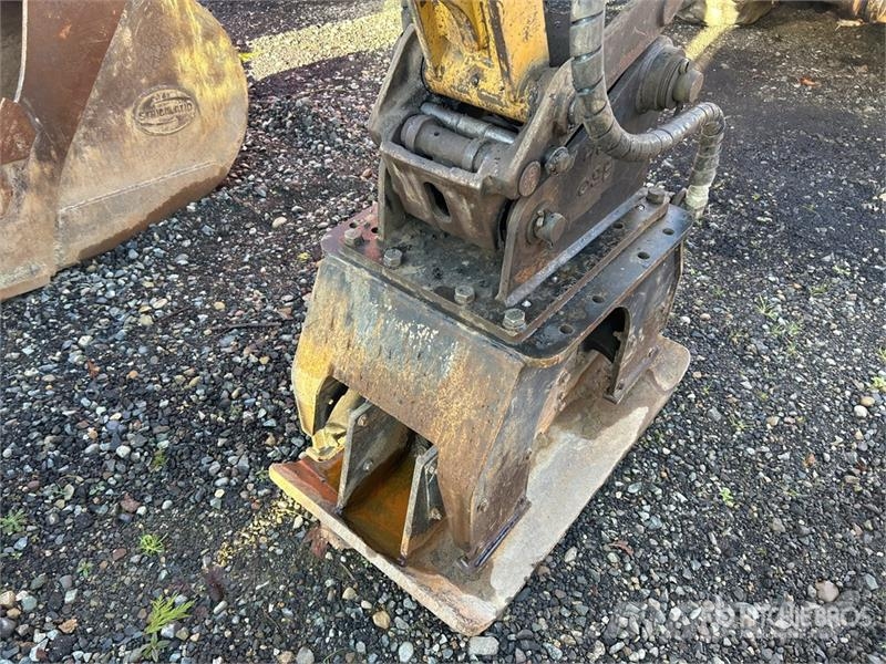 23 in Plate Compactor Attachment - Fits Cat 420D دكاكات أفقية
