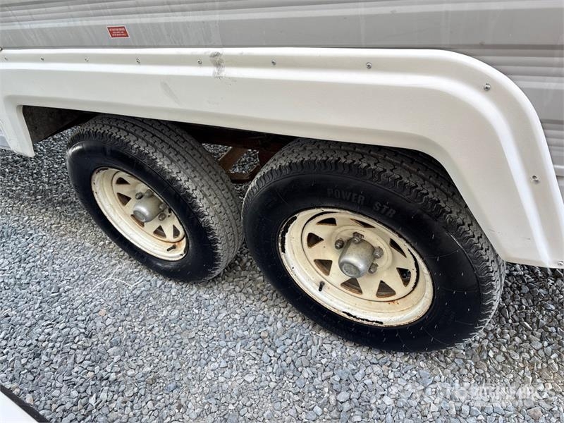  24 ft T/A Travel Trailer Otros remolques