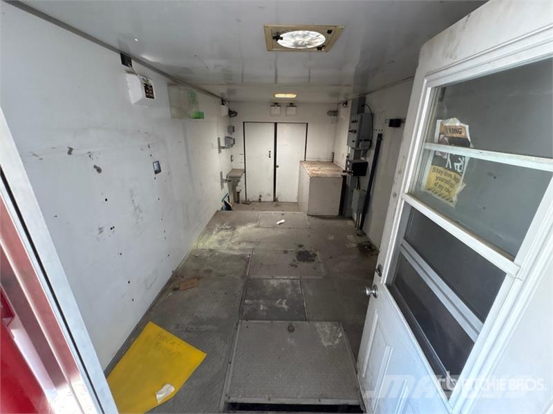 24 ft Tri/A Enclosed Trailer Dengtos priekabos