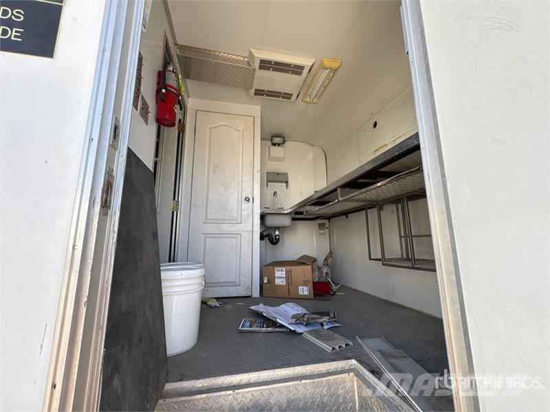 24 ft Tri/A Enclosed Trailer Dengtos priekabos