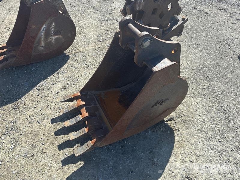 24 in Digging Backhoe Rear Bucket Baldes