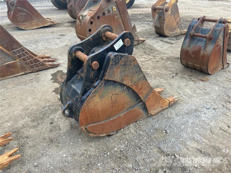 24 in Digging Excavator Bucket - Fits SY135, ZX120 Ковши