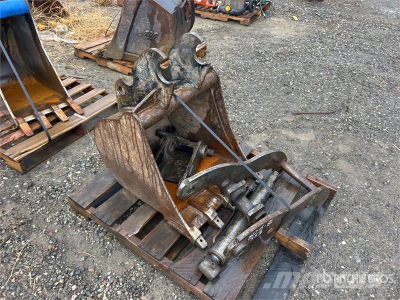  24 in Digging Excavator Bucket Cucharones