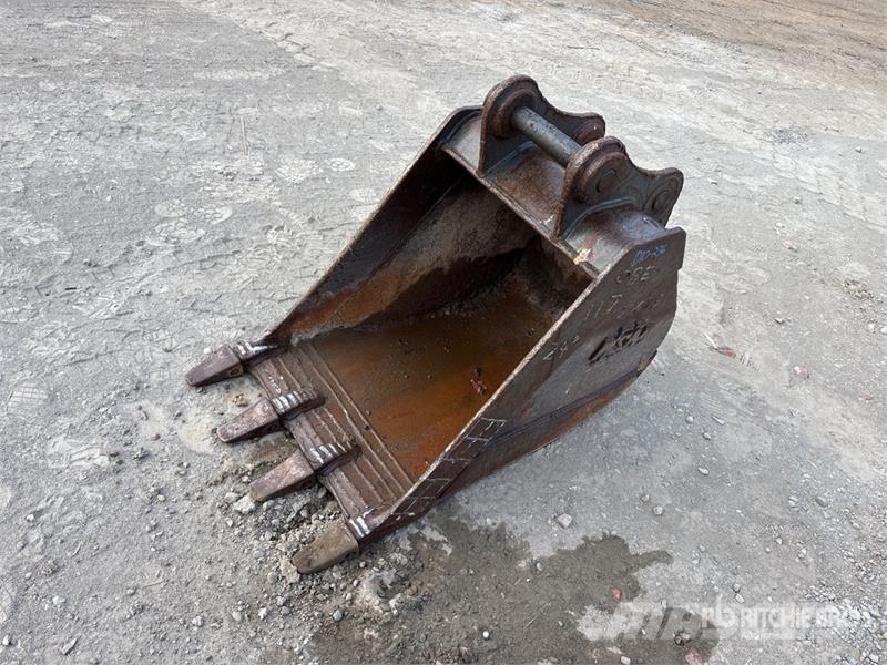  24 in Digging Excavator Bucket - Fits Hitachi 85 Cucharones