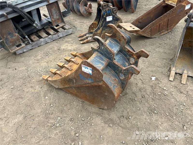 24 in Q/C Digging Excavator Bucket - Fits John Dee Ковши