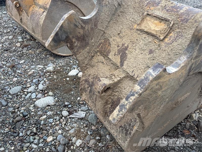  24 in Q/C Digging Excavator Bucket - Fits Cat 320 Žlice