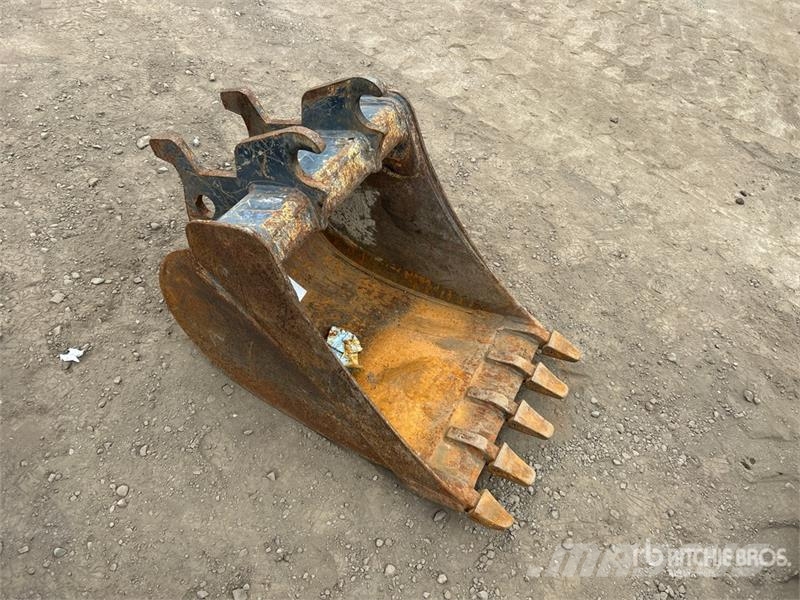 24 in Q/C Digging Excavator Bucket - Fits John Dee Ковши