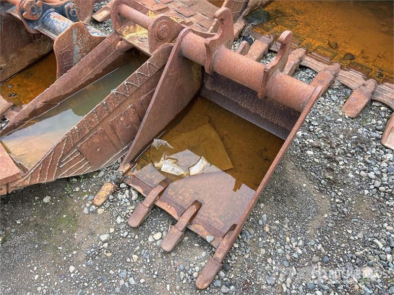 24 in Q/C Digging Excavator Bucket دلاء