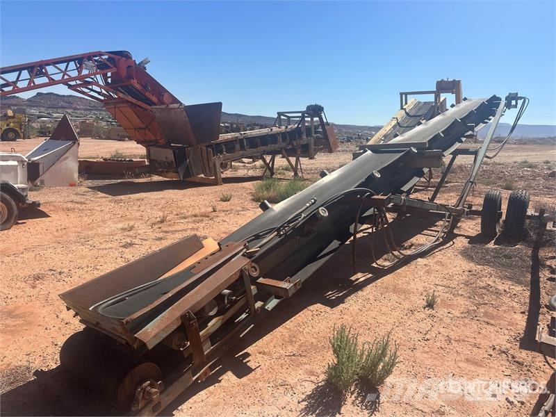 24 in x 39 ft Portable Radial Stacking Conveyor Construcción - Otros