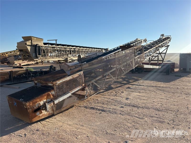 24 in x 58 ft Portable Stacking Conveyor 建設機械 - その他
