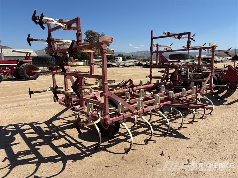  25 ft Chisel Plow Meißelgrubber