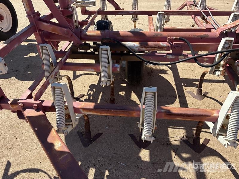  25 ft Chisel Plow Meißelgrubber