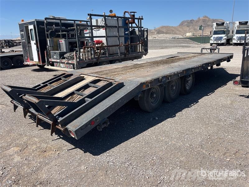 25 ft Tri/A Equipment Trailer Autovežių priekabos