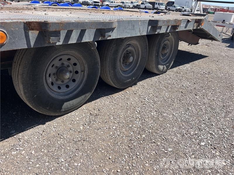 25 ft Tri/A Equipment Trailer Autovežių priekabos
