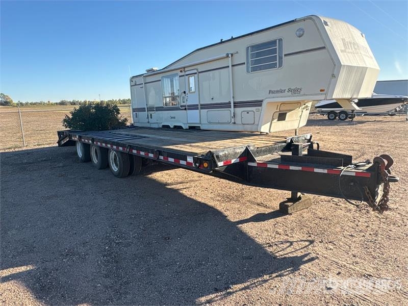  26 ft Tri/A Equipment Trailer Biltransporter henger