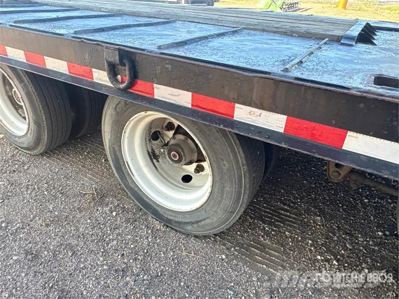  26 ft Tri/A Equipment Trailer Biltransporter henger
