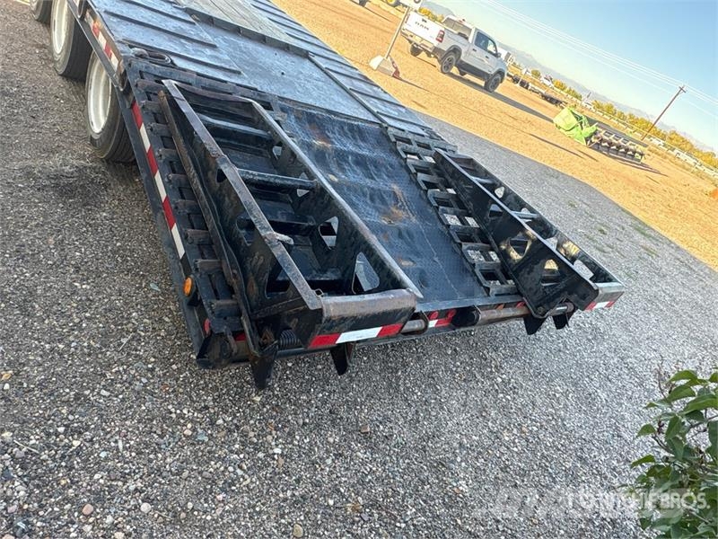  26 ft Tri/A Equipment Trailer Biltransporter henger