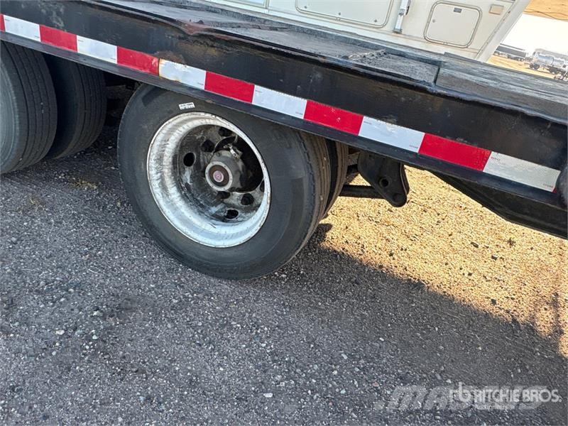  26 ft Tri/A Equipment Trailer Biltransporter henger