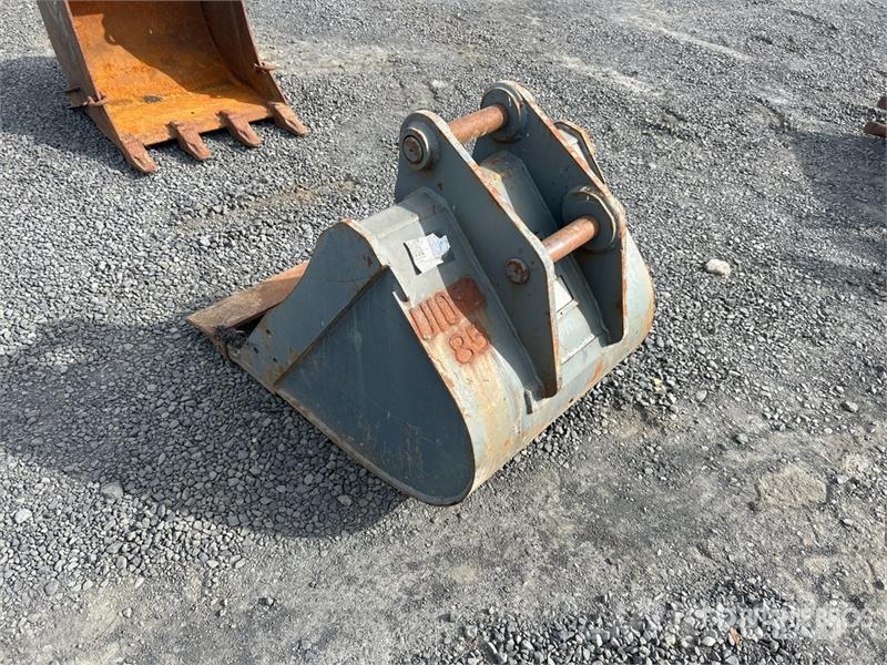  28 in Cleanup Excavator Bucket Baldes