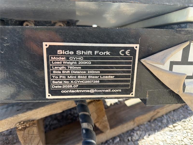 29 in Skid Steer Forks (Unused) Vilice