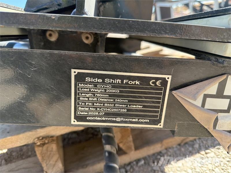 29 in Skid Steer Forks (Unused) Vilice