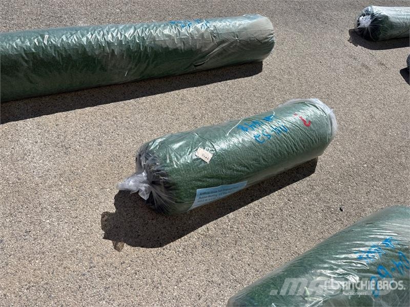  3.3 ft x 49.2 ft Artificial Grass Turf (Unused) Wciągarki, podnośniki i windy towarowe
