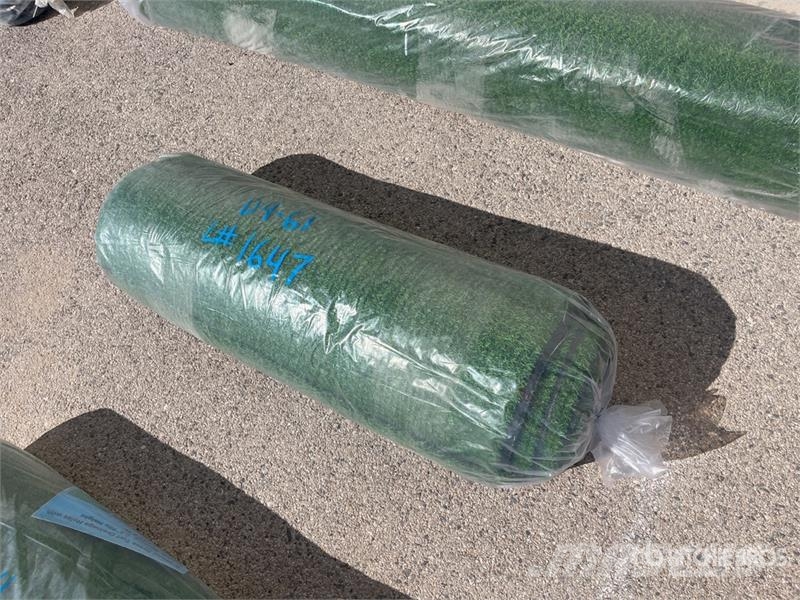 3.3 ft x 49.2 ft Artificial Grass Turf (Unused) Wciągarki, podnośniki i windy towarowe
