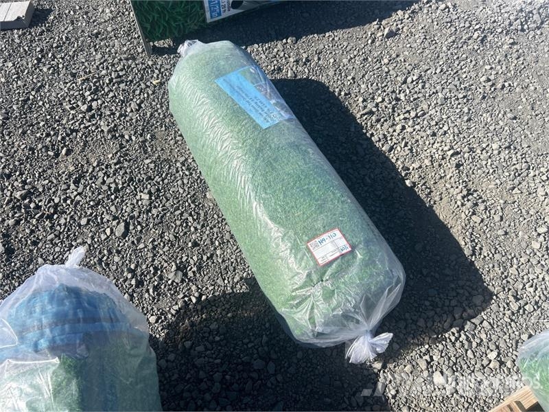 3.3 ft x 49.2 ft Artificial Grass Turf (Unused) Verricelli, paranchi e sollevatori per materiali