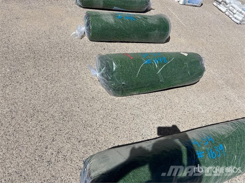  3.3 ft x 49.2 ft Artificial Grass Turf (Unused) Wciągarki, podnośniki i windy towarowe