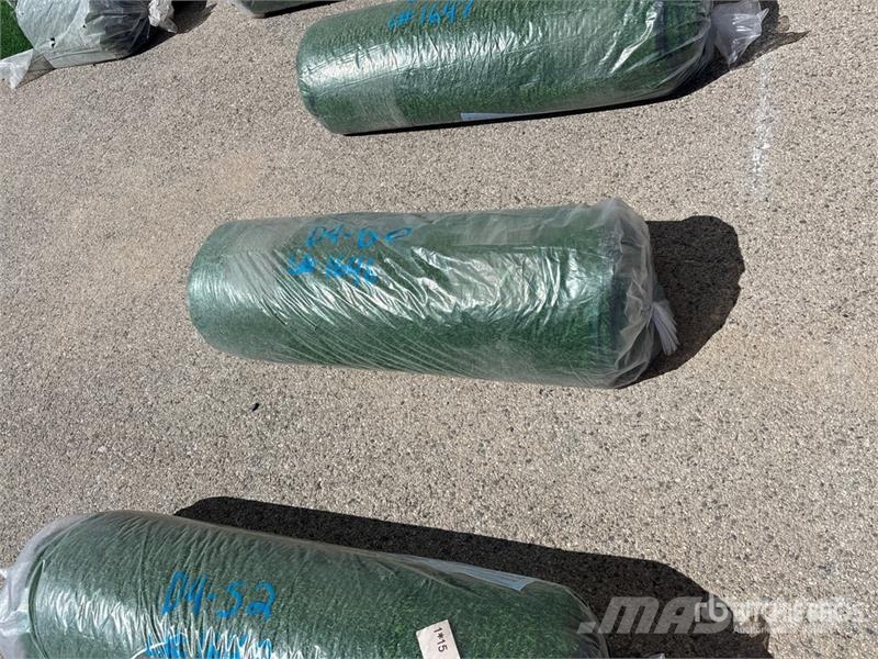 3.3 ft x 49.2 ft Artificial Grass Turf (Unused) Wciągarki, podnośniki i windy towarowe