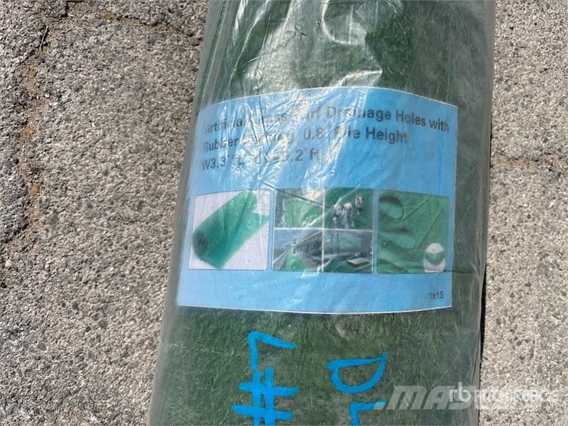  3.3 ft x 49.2 ft Artificial Grass Turf (Unused) Wciągarki, podnośniki i windy towarowe