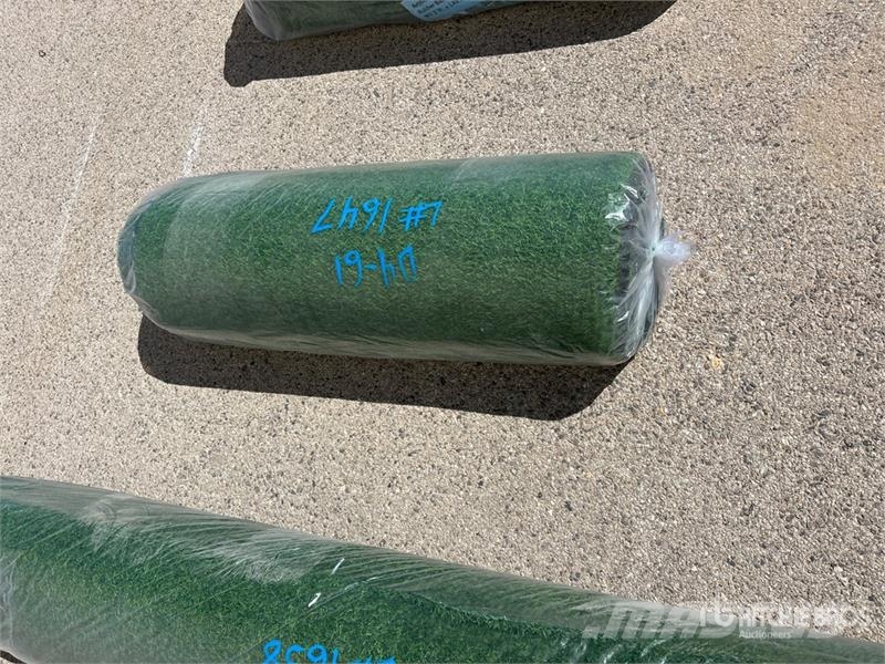 3.3 ft x 49.2 ft Artificial Grass Turf (Unused) Wciągarki, podnośniki i windy towarowe