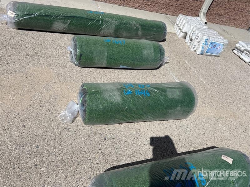 3.3 ft x 49.2 ft Artificial Grass Turf (Unused) Wciągarki, podnośniki i windy towarowe