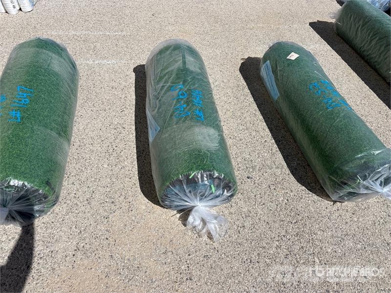 3.3 ft x 49.2 ft Artificial Grass Turf (Unused) Wciągarki, podnośniki i windy towarowe