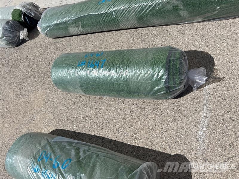 3.3 ft x 49.2 ft Artificial Grass Turf (Unused) Wciągarki, podnośniki i windy towarowe