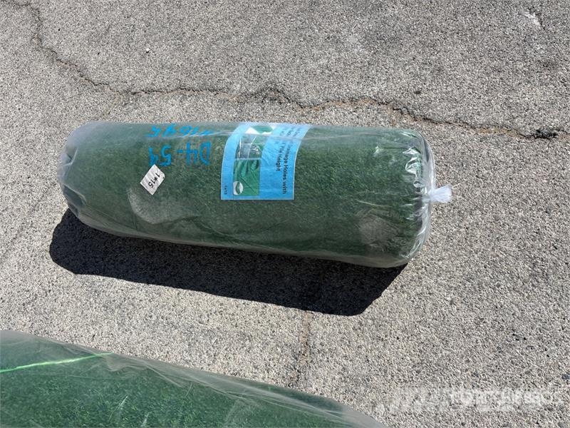  3.3 ft x 49.2 ft Artificial Grass Turf (Unused) Wciągarki, podnośniki i windy towarowe