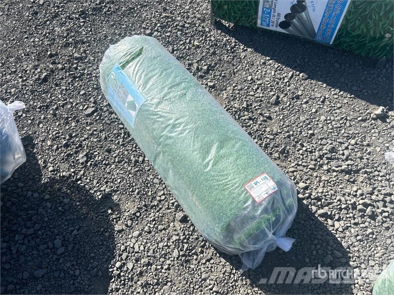  3.3ft x 49.2 ft Artificial Grass Turf (Unused) المصاعد والرافعات المادية