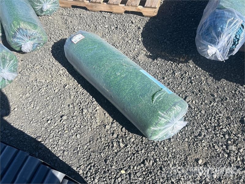  3.3ft x 49.2 ft Artificial Grass Turf (Unused) المصاعد والرافعات المادية