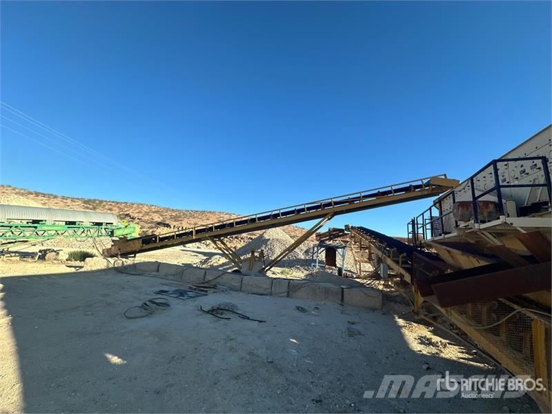 30 in x 57 ft Radial Stacking Conveyor Belt 建設機械 - その他
