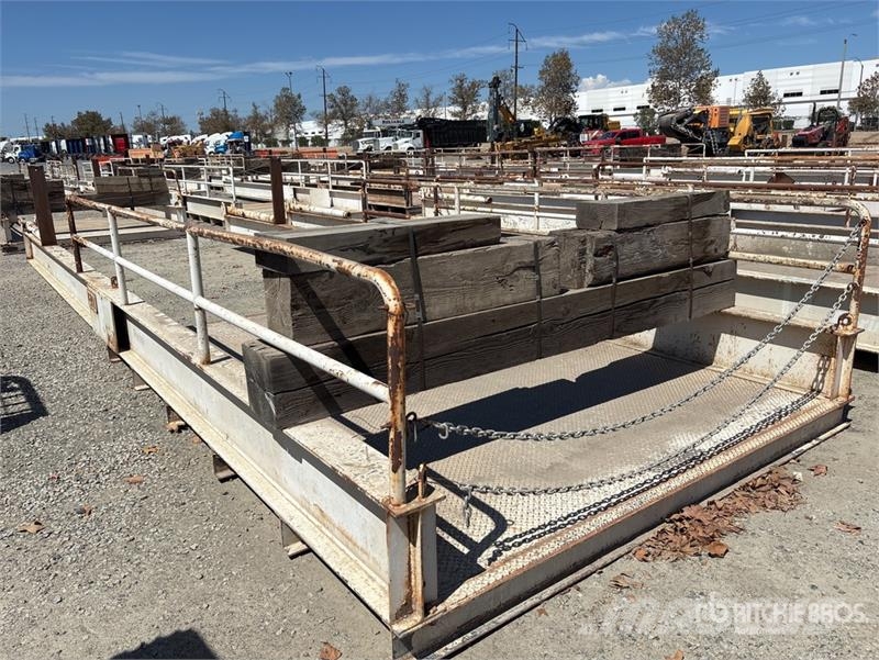 32 ft 1 in x 1 21 in Landing Platform Muu
