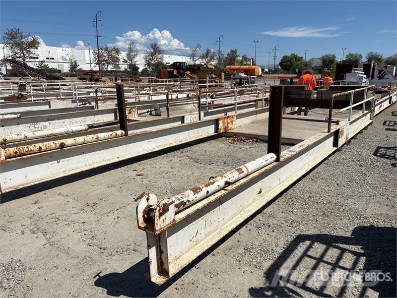 32 ft 1 in x 1 21 in Landing Platform Muu