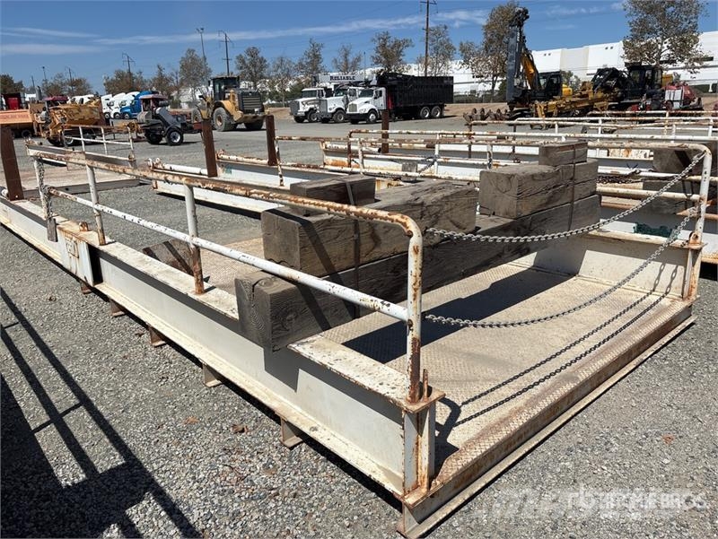 32 ft 1 in x 121 in Landing Platform Muu